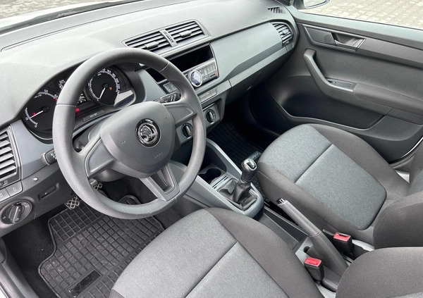 Skoda Fabia cena 39900 przebieg: 119370, rok produkcji 2018 z Książ Wielkopolski małe 407